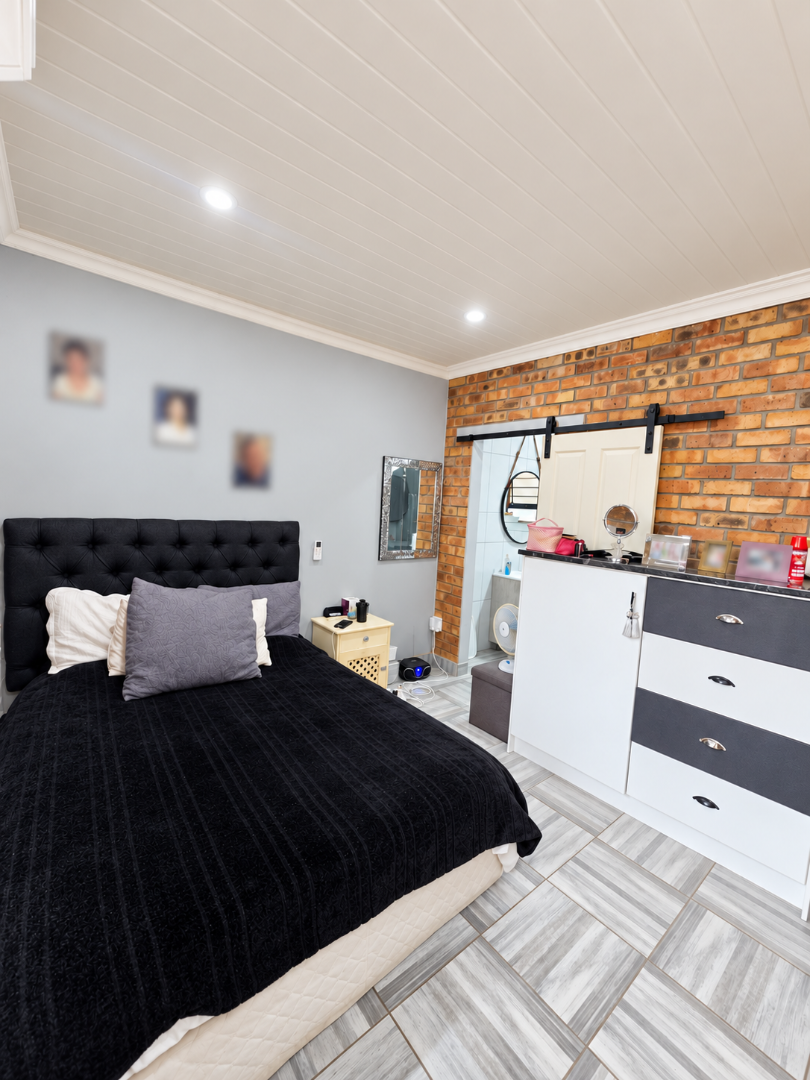 4 Bedroom Property for Sale in Wilkoppies North West